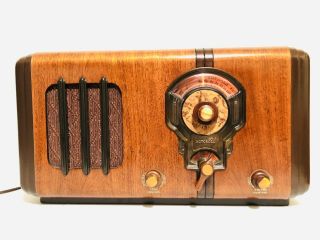 Antique Old 1936 Motorola 6t Superheterodyne Wood Art Deco Tube Vintage Radio