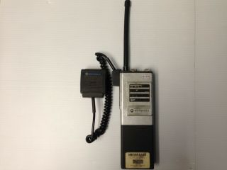 Vintage Motorola MX 330 Handie Talkie NLN5860D w/ Speaker Microphone & Charger 2