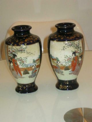 Stunning Mirrored Signed Japanese Meiji Period Satsuma Porcelain Vases