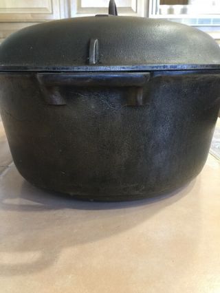 Vintage Griswold No.  9 Cast Iron Dutch Oven Oval Roaster with Lid 8