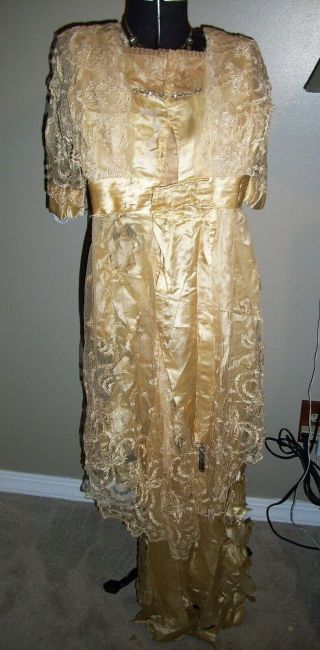 Antique Circa 1913 Ladies Wedding Gown Lace & Satin Flapper Veil Shoes & Gloves 4