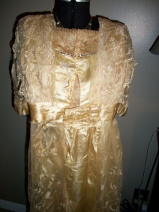 Antique Circa 1913 Ladies Wedding Gown Lace & Satin Flapper Veil Shoes & Gloves 5