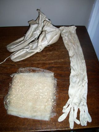 Antique Circa 1913 Ladies Wedding Gown Lace & Satin Flapper Veil Shoes & Gloves 7