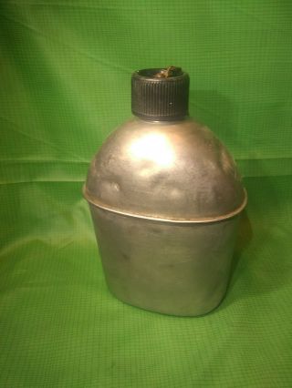 Authentic Vintage Wwii U.  S.  Army Military Canteen / Vollrath 1943
