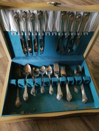 60 Piece Set 1847 Rogers Bros Is Silverplate Remembrance Silverware Flatware