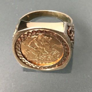 Half Sovereign Ring Size Weight 12.  1g Hallmarked Vintage Dated 1982