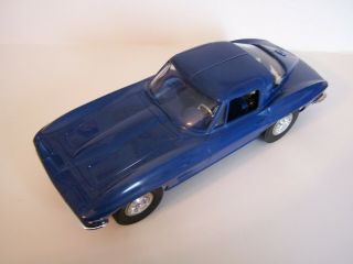Vintage Cox 1964 Chevrolet Corvette " Sting Ray " Tether Gas Powered Model Car.