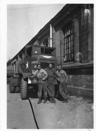 Org Wwii Photo: American Gi’s Posing With Transport Vehicle