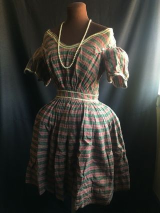 SWEET 1850s FAN PLEATED ANTIQUE WOOL CHECKERED DRESS 2