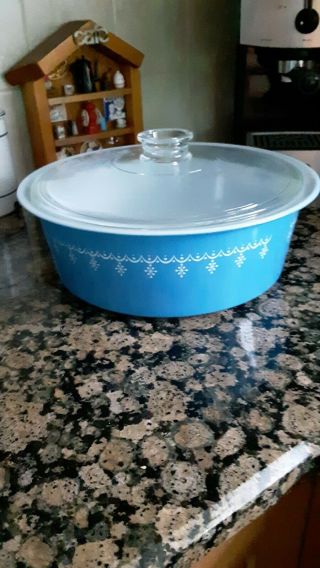 Vintage Pyrex Big Bertha Blue Snowflake Covered Casserole 4 Quart 664 4