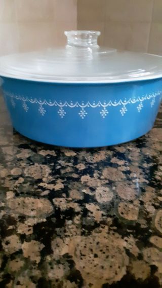 Vintage Pyrex Big Bertha Blue Snowflake Covered Casserole 4 Quart 664 5