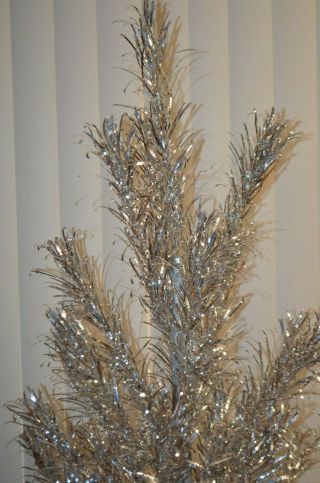 Vintage Evergleam Stainless Aluminum 4 Ft.  Christmas tree 31 Branch.  Complete 4