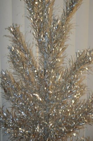 Vintage Evergleam Stainless Aluminum 4 Ft.  Christmas tree 31 Branch.  Complete 5