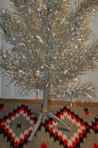 Vintage Evergleam Stainless Aluminum 4 Ft.  Christmas tree 31 Branch.  Complete 6