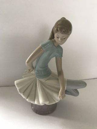 Vintage Lladro Spanish Porcelain Figurine 1361 Julia Seated Ballerina Dancer