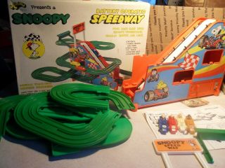 Vintage Snoopy Battery Operated Speedway Rare
