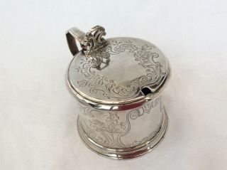 LARGE EARLY VICTORIAN SILVER MUSTARD POT - W R Smiley,  London,  1843. 2