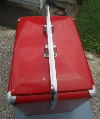 VINTAGE LARGE PROGRESS REFRIGERATOR RED METAL ICE CHEST COOLER WITH METAL TRAY 5