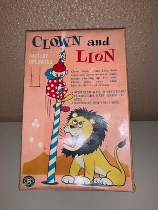 Vintage 1960 ' s - Modern Toy Co.  - Clown and Lion w/box - Bat Op - - C9 7