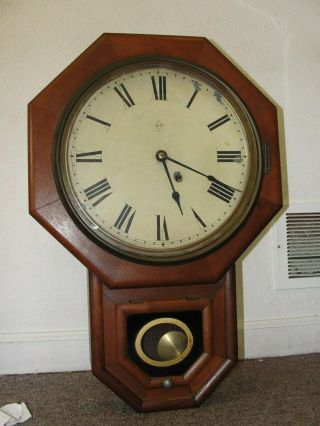 Vintage Seth Thomas Short Drop Pendulum Schoolhouse Wall Clock.  Made In U.  S.  A