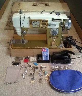 Rare Vintage Goodhousekeeper 1500 Zig Zag Sewing Machine 2
