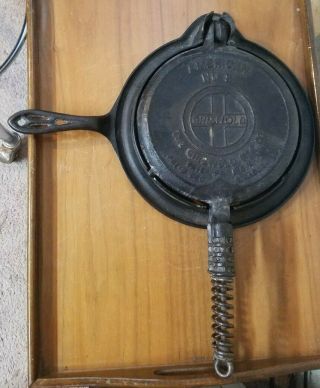 Vintage Griswold Cast Iron 8 Waffle Iron & Matching Base Erie,  Pa Pat.  12/1/1908