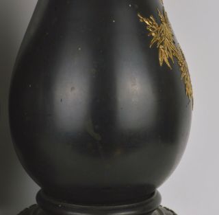 A LARGE FOOCHOW LACQUER VASES WITH RAISED GILDED DECORATION 10