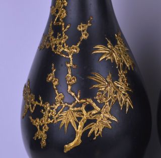 A LARGE FOOCHOW LACQUER VASES WITH RAISED GILDED DECORATION 3