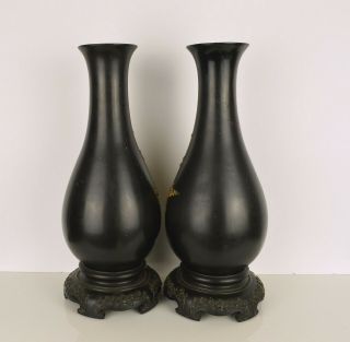 A LARGE FOOCHOW LACQUER VASES WITH RAISED GILDED DECORATION 7