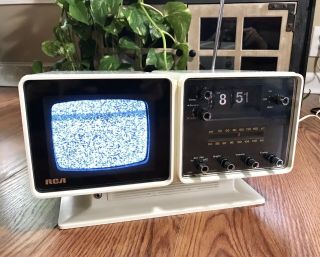 Vintage 1974 RCA Portable 5 