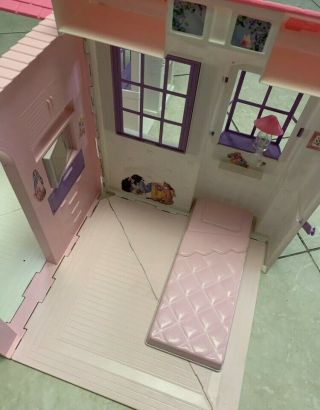 Vintage Barbie Folding Pretty House 16961 Dollhouse Mattel 1996