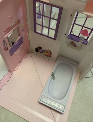 Vintage Barbie Folding Pretty House 16961 Dollhouse Mattel 1996 2
