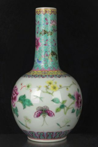 Fine Antique Chinese Hand - painted Famille Vert Bottle Vase - with mark 5