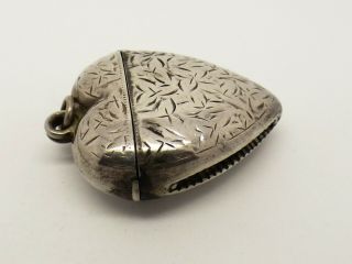 Antique sterling silver heart shaped vesta case - 1899. 4