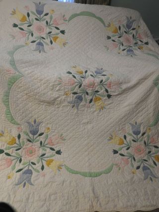 VINTAGE HAND QUILTED QUILT WITH APPLIQUED FLOWERS 78X86 IN.  PASTEL FLOWERS 6