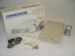 Vintage Commodore 1571 5 1/4 " Floppy Disk Drive Box & Cord