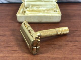 Vintage Shaving Collectible Gillette Travel Safety Razor In The Case 3