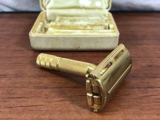 Vintage Shaving Collectible Gillette Travel Safety Razor In The Case 4
