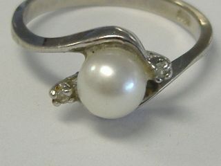 Vintage Solid 10 K White Gold Pearl And Diamond Accent Ring Size 5.  75