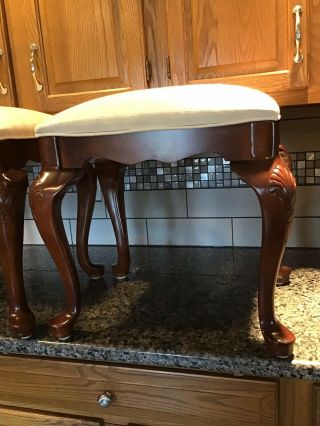 (2) STANLEY FURNITURE Queen Anne Vanity Bench Stools Cherry Wood Ivory Padded 20” 3