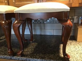 (2) STANLEY FURNITURE Queen Anne Vanity Bench Stools Cherry Wood Ivory Padded 20” 4