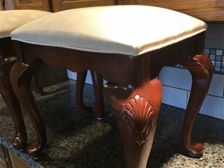 (2) STANLEY FURNITURE Queen Anne Vanity Bench Stools Cherry Wood Ivory Padded 20” 7