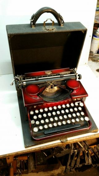 Antique 1930 Royal Portable Typewriter Model P With Case
