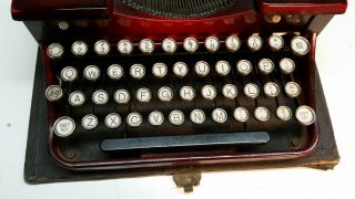 Antique 1930 Royal Portable Typewriter Model P with Case 3