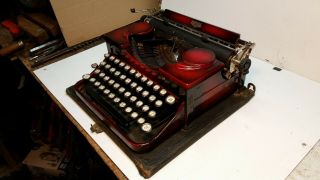 Antique 1930 Royal Portable Typewriter Model P with Case 5