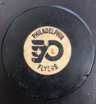 Philadelphia Flyers Vintage Art Ross Converse Ccm Official Game Puck Usa