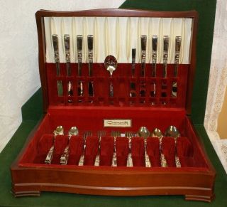 Vintage Community " Morning Star " 42 Piece Silver Plate Flatware Set With Case