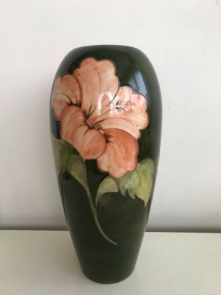 Moorcroft Vintage Mid Century Hibiscus Flowers Patter Vase 31,  5 cm.  / 12,  8 inch. 5