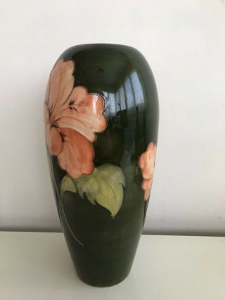 Moorcroft Vintage Mid Century Hibiscus Flowers Patter Vase 31,  5 cm.  / 12,  8 inch. 6
