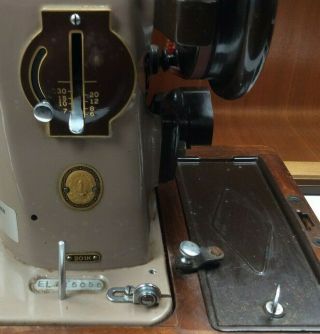 Vintage Singer Electric Sewing Machine Model 201K with Storage Case 6